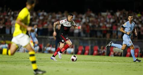 São Bernardo vence o São Paulo e assume liderança do Paulistão