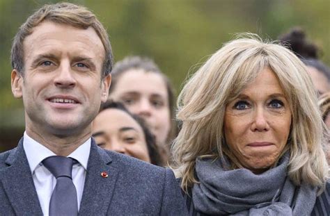 Brigitte Et Emmanuel Macron En Plein Câlin Ce Moment Intime Dévoilé