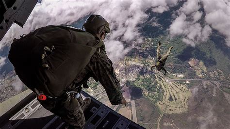 Look Out Below Marines With The Maritime Raid Force 11th Flickr