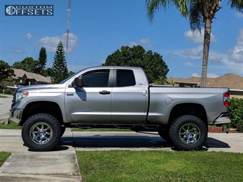 2014 Toyota Tundra Fuel Maverick D536 Rough Country Suspension Lift 6in Body 3in Custom Offsets