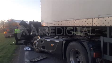 Accidente En La Autopista Rosario Santa Fe Sacaron A Un Camionero