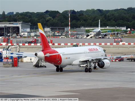 Aircraft EC IEF 2001 Airbus A320 214 C N 1655 Photo By Micha Lueck