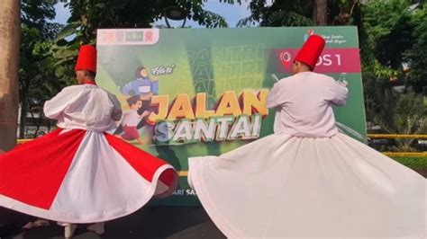 Tarian Sufi Tarik Perhatian Peserta Jalan Sehat Hari Santri 2023