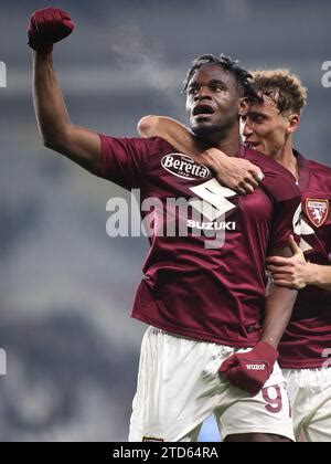 Duvan Zapata Torino FC célèbre après avoir marqué lors du match de