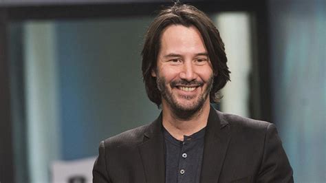 Esta Es La Verdadera Raz N Por La Que Keanu Reeves Regala Gran Parte De