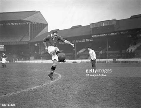 Sid Bathgate Photos And Premium High Res Pictures Getty Images