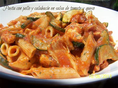 Pasta con pollo y calabacín en salsa de tomate y queso 10pp Desde