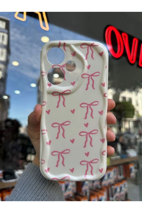 OVADA INFINIX HOT İ Uyumlu Kamera Korumalı Dalgalı Kenarlı Kalp ve Kurdele Baskılı Silikon