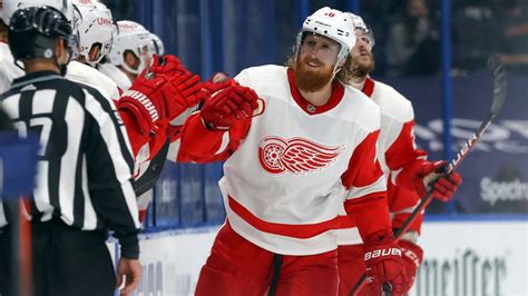 Marc Staal returns to Detroit Red Wings with one-year deal - ESPN