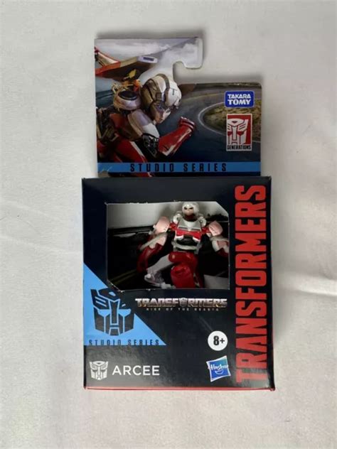 Hasbro Takara Tomy Transformers Studio Series Arcee Core Class Toy