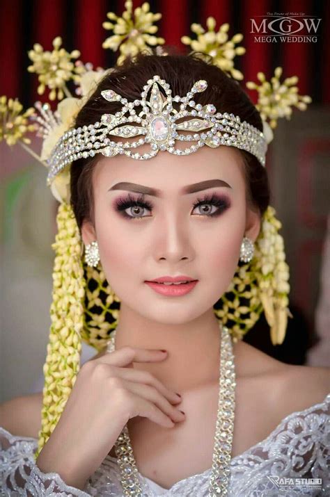 Pin Di Nusantara Rias Wajah Pengantin Gaya Pengantin Pengantin