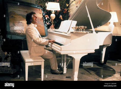 DUDLEY MOORE ARTHUR 1981 Stock Photo Alamy