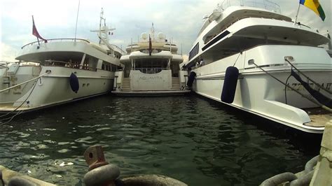 Parking The 164 Foot Motor Yacht Aquavita In Cannes France Youtube