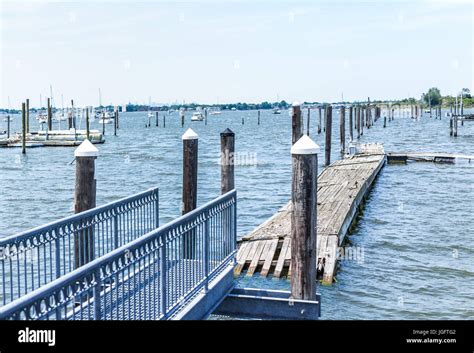 City Island Bronx New York Hi Res Stock Photography And Images Alamy