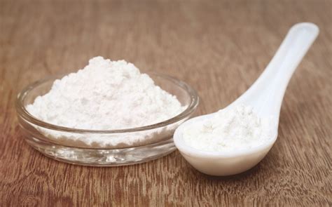 8 Natural Ways On How To Use Baking Soda For Dandruff Removal