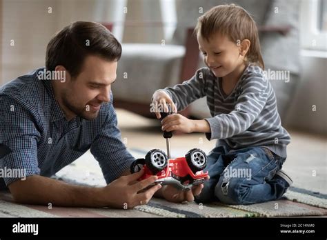 Papa Et Famille Banque De Photographies Et Dimages à Haute Résolution