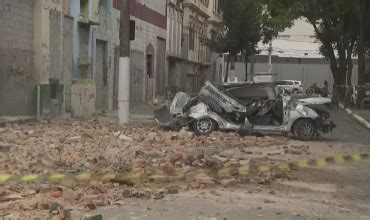 Muro Desaba Em Cima De Carro No Centro De SP E Deixa 2 Pessoas Feridas