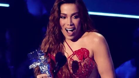 Anitta Faz Hist Ria E Vence Pr Mio De Melhor Clipe Latino No Vma