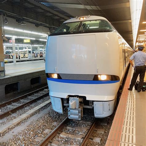 北陸本線 特急サンダーバード号 683系 グリーン車乗車記（金沢⇒大阪） 元工学系大学院生の旅行記