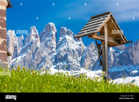 St. Magdalena in the Villnößtal Villnoess valley under the Geislerspitzen Geisler peaks Stock ...