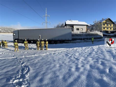 Lkw Bergungen Feuerwehr Stra Walchen