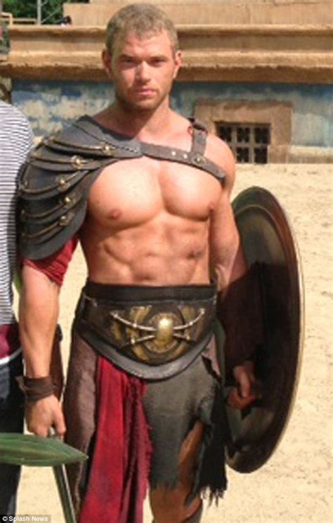 Abs Olutely Amazing Kellan Lutz Shows Off His Incredibly Sculpted