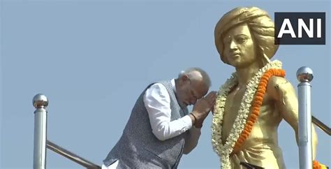 Pm Modi Becomes First Prime Minister To Visit Folk Hero Birsa Munda S