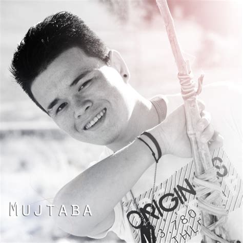 Stream hum tum ko nigahon mein by Mujtaba Abbas | Listen online for ...