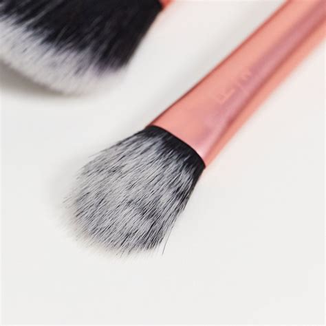 Real Techniques 242 Brightening Concealer Brush