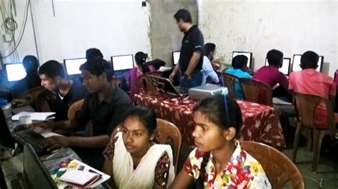 In Sri Lanka Youth Learn New Skills And Bridge The Digital Divide