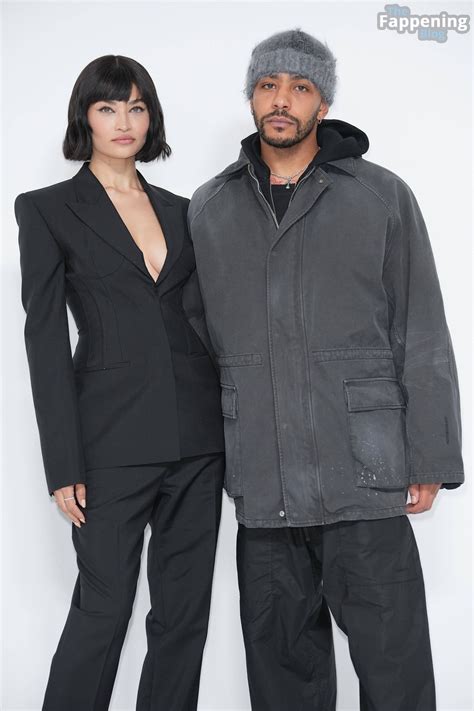 Shanina Shaik Flaunts Her Tits At The Givenchy Fashion Show Photos Onlyfans Leaked Nudes