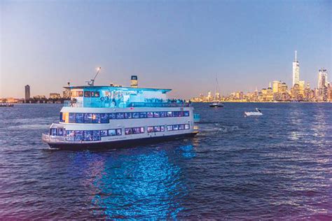 Glen Cove Signs On Ferry Operator