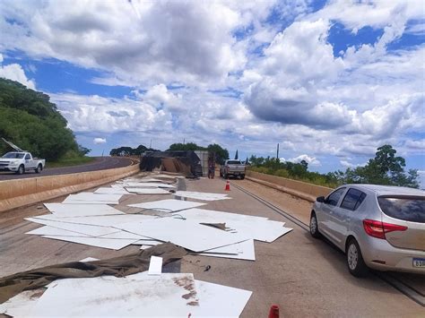 Carreta Tomba Na BR 163 Em Lindoeste E Motorista Fica Ferido CGN O