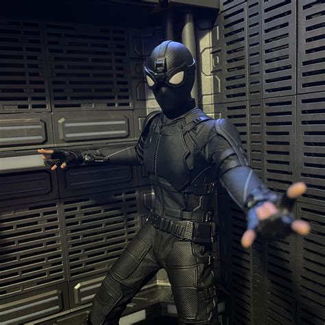 Hot Toys Explore The Spider Verse MCU Spider Man Stealth Suit