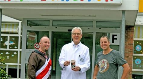 Fc St Pauli Fanclub Spendet F R Spielzimmer Im Akh Celler Presse