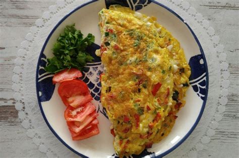 P Rasal Ve Lor Peynirli Omlet Tarifi Nas L Yap L R Yemek