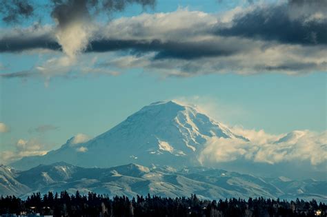 Mount Rainier Taken Today From The Puget Sound In Seattle Oc