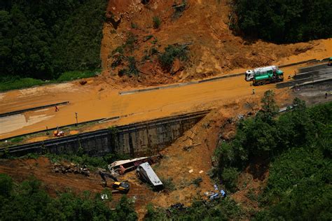 Deslizamento Na Br Veja A Cronologia Da Trag Dia