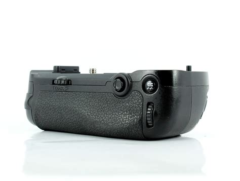 Nikon Mb D Battery Grip For Nikon D Lenses And Cameras