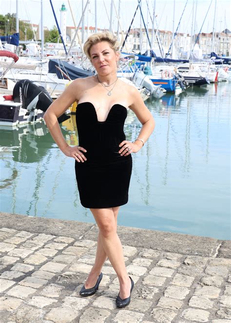 Photo Anne Elisabeth Blateau Lors Du Photocall De La S Rie M Re