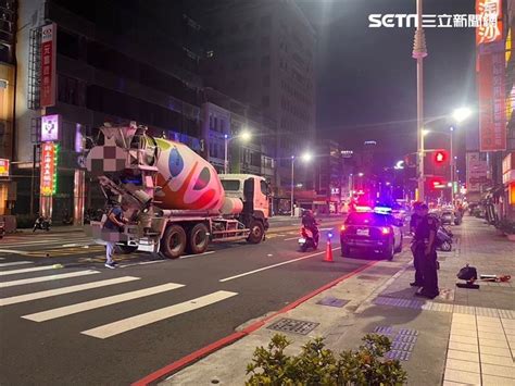 恐怖畫面曝光！水泥車右轉撞輾單車 28歲高雄男當場休克送醫恢復心跳 社會 三立新聞網 Setncom