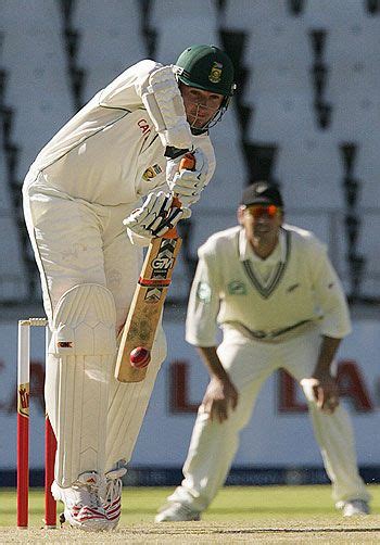 Graeme Smith Plays Defensively En Route To His Half Century