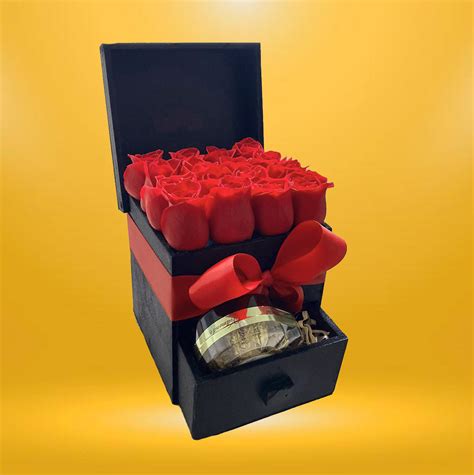 Descubrir 71 Imagen Cajas Con Rosas Y Chocolates Viaterra Mx