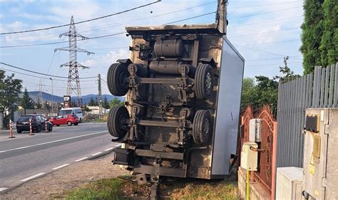 S A R Sturnat Remorca Unui Autocar Pe Centura Bistri Ei