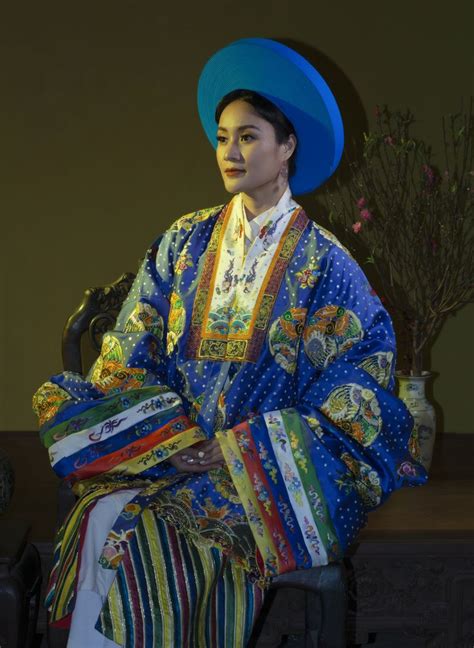 Vietnamese Costumes🇻🇳 Nguyễn Dynasty Traditional Clothing Áo Nhật