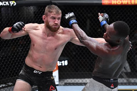 Ufc Jan Blachowicz Overpowers Israel Adesanya To Retain Title