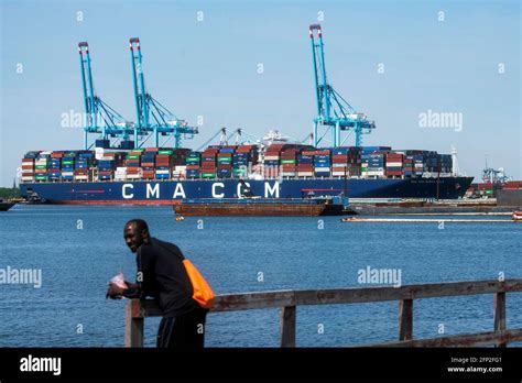 Nave porta container cma cgm marco polo fotografías e imágenes de alta