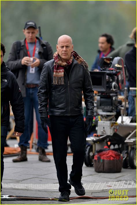 Catherine Zeta Jones And Bruce Willis Red 2 Filming In Paris Photo