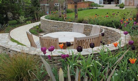 Sloping Garden Ideas 20 Landscaping And Styling Solutions For Plots On