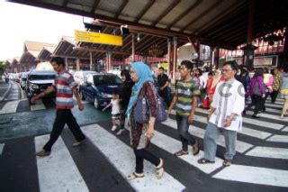 Pemudik Lebaran Di Bandara Soekarno Hatta Datatempo